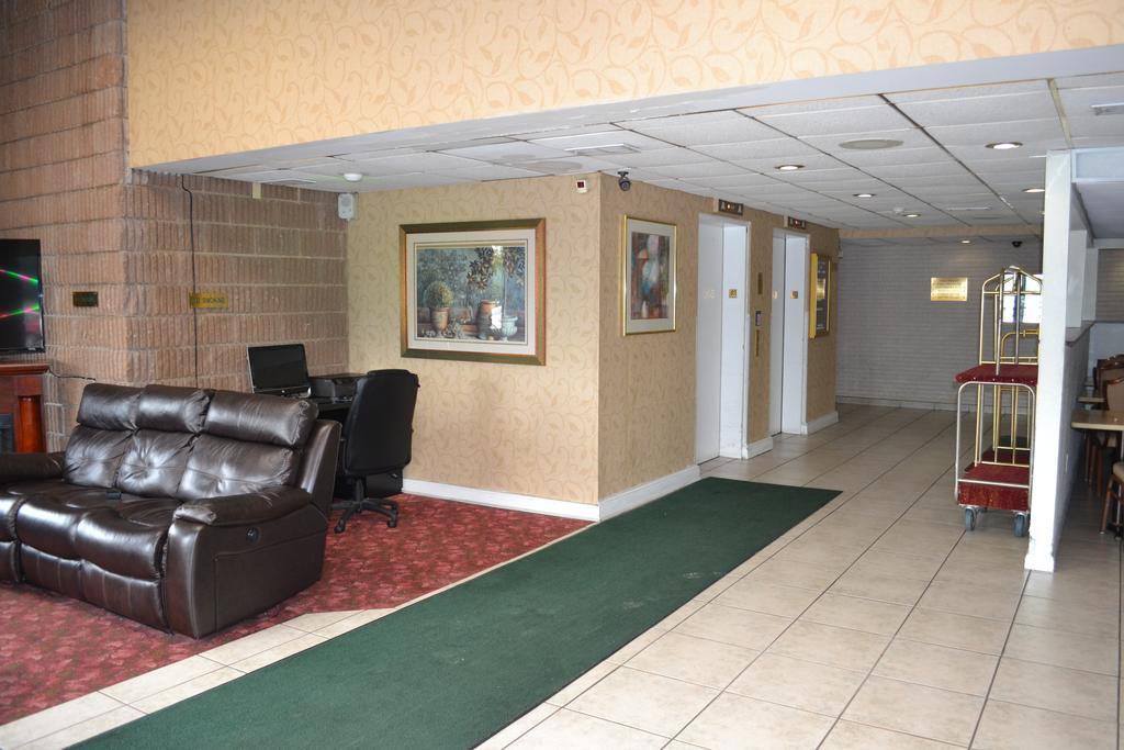 Town Inn & Suites South Plainfield-Piscataway מראה חיצוני תמונה