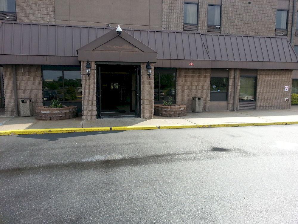 Town Inn & Suites South Plainfield-Piscataway מראה חיצוני תמונה