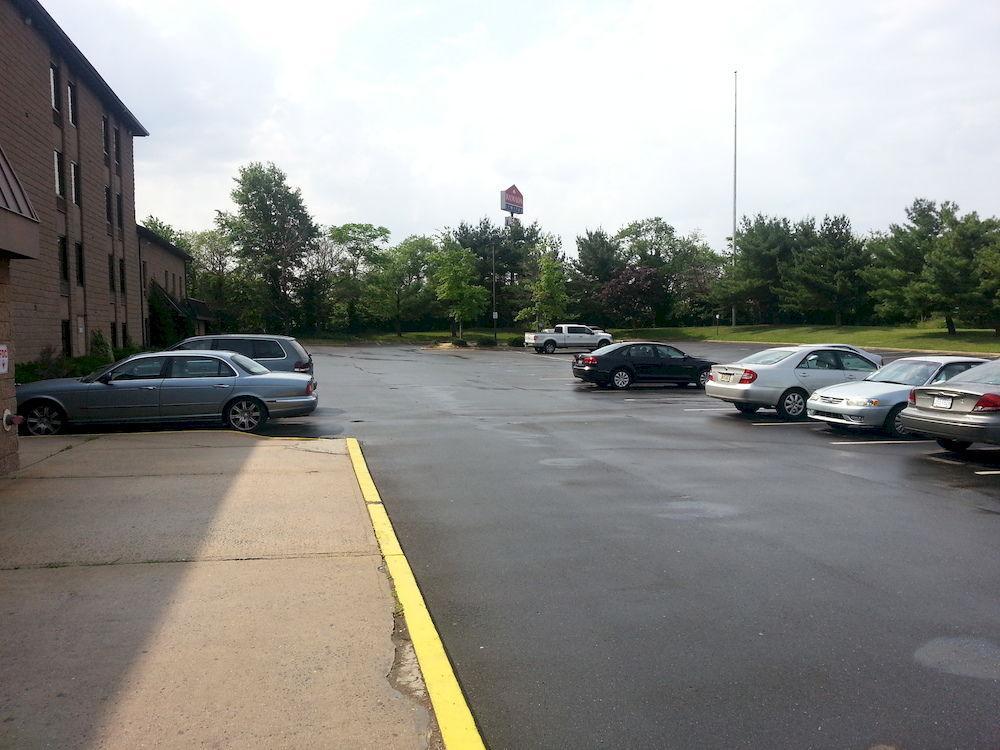 Town Inn & Suites South Plainfield-Piscataway מראה חיצוני תמונה