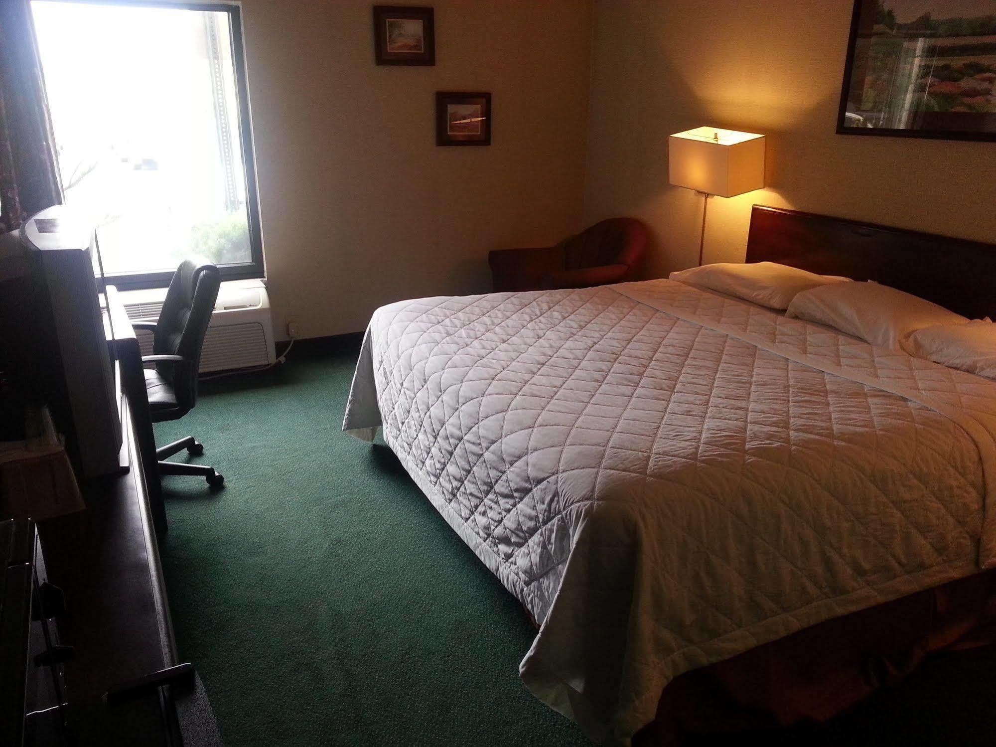 Town Inn & Suites South Plainfield-Piscataway מראה חיצוני תמונה